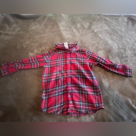 3 dressy infant longs sleeves shirts perfect for Christmas. - Picture 2 of 7
